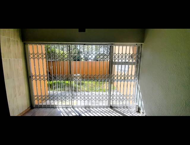 3 BEDROOM TOWNHOUSE FOR SALE IN BIRCH ACRES